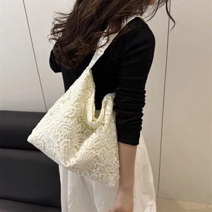 Sac cabas romantique en dentelle florale blanche pour femme avec grande capacité et doublure
