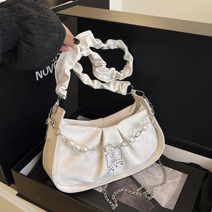 Sac Hobo Plissé en PU Souple pour Femme Avec Chaîne en Métal et Künstliche Perles Sac à Épaule sous le Bras Élégant Chic