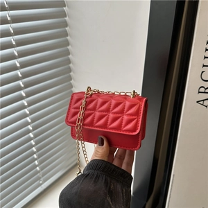 Women's Fashion Mini Quilted Crossbody Bag Elegant PU Leather Small Square Flap Bag With Gold Metal Chain Strap Daily Shoulder Bag