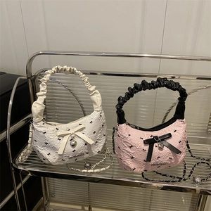 Sac Polochon à Nœud Pendentif Cœur pour Femmes Poignée Froncée Chaîne Sac à Bandoulière Mode Style Doux Sac à Main