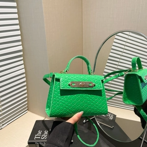 Women Fashion Mini Top Handle Bag Woven Crocodile Pattern PU Leather Crossbody Bag With Metal Lock Small Square Handbag