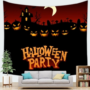 Dettaglio dell'arazzo di Halloween con luna, zucche e castello per decorazione interni