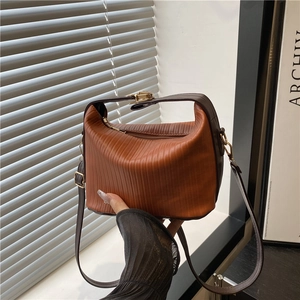Fashion Women Vertical Pleated PU Leather Crossbody Bag Minimalist Solid Color Shoulder Handbag With Adjustable Strap