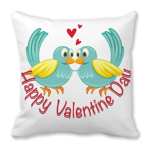 Weiße Valentinstag-Kissenhülle aus Pfirsichhaut mit Vögeln und roten Herzen