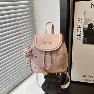 Mini sac à dos rose pour femme avec broderie d'ours, chaînes et breloque agneau doux