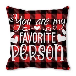 Rood en zwart buffalo plaid kussensloop met de tekst 'You are my FAVORITE PERSON'