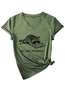 V-hals T-shirt in gemêleerd groen met wasbeer-print en een modieuze knoop aan de zoom