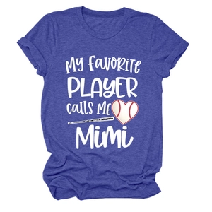 Détail du t-shirt bleu chiné avec motif de baseball et texte My Favorite Player imprimé