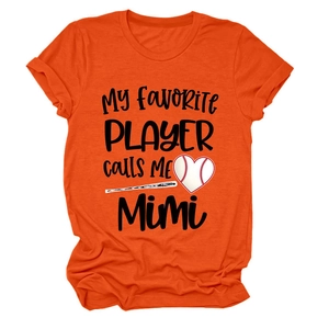Détail d'un t-shirt orange avec imprimé graphique de baseball My Favorite Player