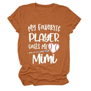 Détail du t-shirt orange rouille avec inscription My Favorite Player calls me Mimi
