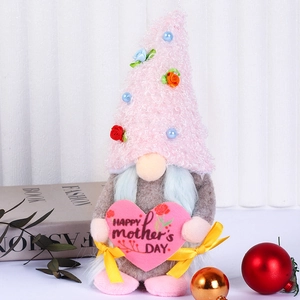 Gnome en peluche rose pour fête des mères avec pancarte cœur et détails de rose et perles