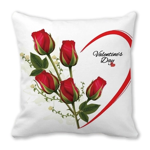 Fodera per cuscino San Valentino con rose rosse e grafica a cuore su pelle di pesca