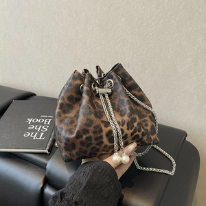 Vintage Animal Print Drawstring Bucket Bag For Women Niche Artificial Pearl Design Metal Chain Crossbody Shoulder Bag Leopard Cow Zebra Patterns