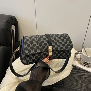 Sac d'Aisselle Vintage pour Femmes avec Imprimé Monogramme en Cuir PU Motifs de Lettres Sac à Épaule Boucle Métal Doré