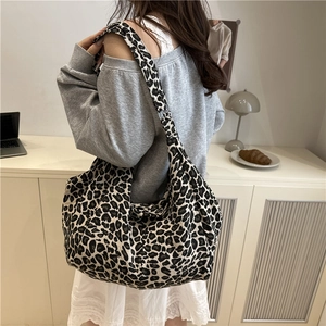 Large leopard print hobo bag with soft pleated design for women casual shoulder wear