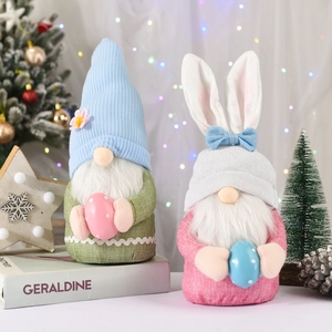 Set di gnomi pasquali in peluche con orecchie di coniglio e uova a pois per decorazioni