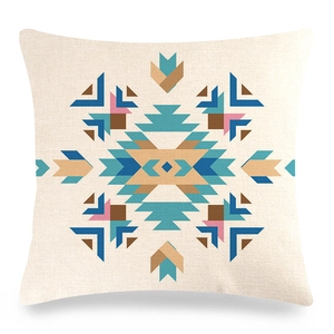 Housse de coussin en lin avec motifs tribaux géométriques bleus et roses sur beige
