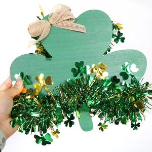 Décoration de porte trèfle en bois Saint-Patrick avec paillettes vertes et nœud en toile