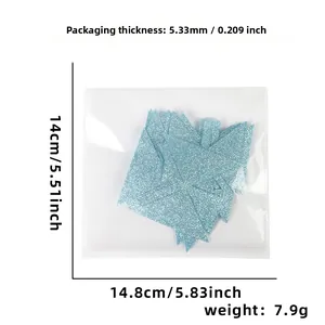 Glitzernde hellblaue Wimpelkette in Plastikverpackung mit genauen Maßangaben darauf