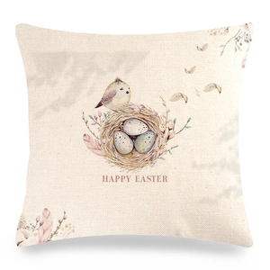 Détail de la housse de coussin de Pâques en lin avec nid d'oiseau et texte Happy Easter