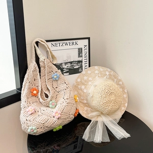 Women Sweet Crochet Floral Tote Bag Large Capacity Hand Crocheted Woven Shoulder Bag Bohemian Beach Holiday Knit Handbag