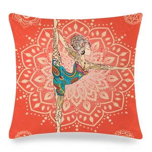 Federa per cuscino yoga mandala con motivo artistico di donna su sfondo arancione e rosso