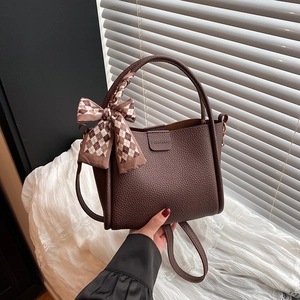 Women Retro Pebble Grain PU Leather Shoulder Bag Fashion Niche Handbag With Decorative Silk Scarf Daily Crossbody Bucket Bag