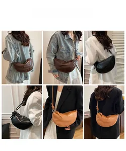 Détails de trois sacs demi-lune en noir et marron avec des bandoulières nouées uniques