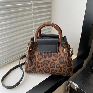 Borsa a mano leopardata alla moda con manici rotondi e tracolla staccabile