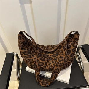 Women Retro Leopard Print Canvas Hobo Bag Large Capacity Crescent Shoulder Bag Casual Fashion Tote Bag With Zipper Closure