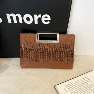 Crocodile Pattern PU Leather Handbag With Metal Handle And Chain Strap Fashion Crossbody Clutch Bag For Women