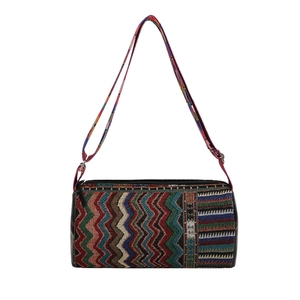 Sac bandoulière bohème ethnique avec motif tissé coloré et large sangle imprimée