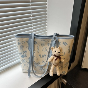 Women Fashion Graffiti Print PU Leather Tote Bag Large Capacity Commuting Shoulder Bag With Cute Bear Charm