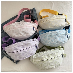 Sacs bananes bandoulières tendance pour femmes en couleurs macaron avec sangles réglables