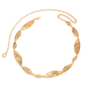 Goldene unregelmäßige Taillenkette mit gehämmerten Blattanhängern und verstellbarer Länge