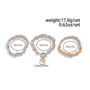 Detailed size chart showing beaded heart pendant bracelet with 18cm circumference and weights