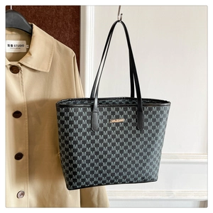 Sac Fourre-Tout Grande Capacité Femmes Cuir PU Imprimé Lettre M Rétro Sac À Main Épaule Mode Tendance