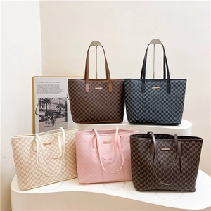 Women PU Leather Large Capacity Tote Bag Letter M Monogram Shoulder Bag Fashion Casual Commuter Handbag With Metal Logo
