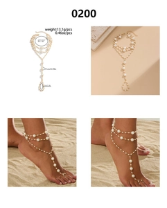 Vue détaillée de la chevillère à perles multicouche avec dimensions et style de plage