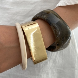 Bracciale Rigido Geometrico Irregolare Resina Lega Texture Marmo Tono Oro Lucido Gioielli Di Moda Minimalista Per Donne