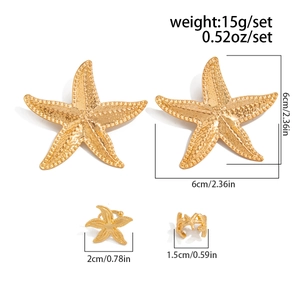 Detaillierte Größenangaben für Seestern-Ohrringe und Ear-Cuffs-Set aus Gold mit Maßen