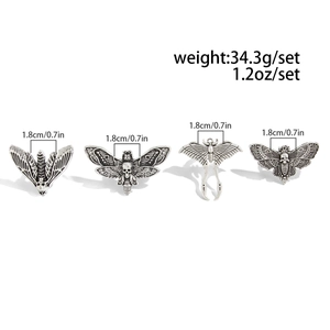 Gotisches Set mit Motten- und Totenkopfringen, 34,3g Gewicht und 1,8cm Innendurchmesser
