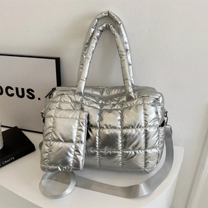 Sac À Main Fourre-Tout Matelassé Métallique Grande Capacité Sac Bandoulière Avec Mini Pochette Style Oreiller Rembourré Mode Femme