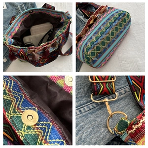 Dettagli della borsa boho tessuta che mostrano capienza, nappe e chiusura magnetica dorata