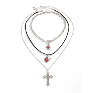 Set di collane gotiche con croce d'argento e ciondoli a cuore rosso e corda
