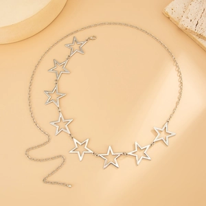 Silberne Taillenkette mit hohlen Pentagramm-Gliedern und verstellbarem Metallgürtel