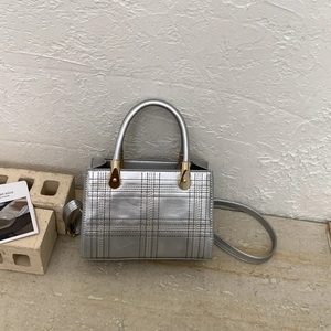 Borsa a Tracolla da Donna Vintage in Pelle PU con Griglia Trapuntata Borsa a Tracolla Ciondolo in Perline Grande Capacità Per Pendolarismo