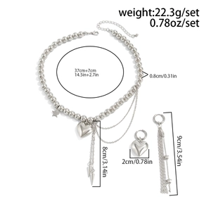 Dettagli set gioielli cuore argento con misure della collana e degli orecchini a nappa