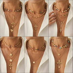 Collana Multistrato Lega Ferro Rame Strass Colorati Croce Medaglia Vergine Maria Ciondolo Cuore Vintage Boho Gioielli Donna