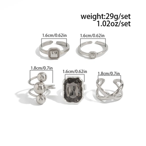 Détails du lot de 5 bagues argentées avec cristal gris et spécifications de taille